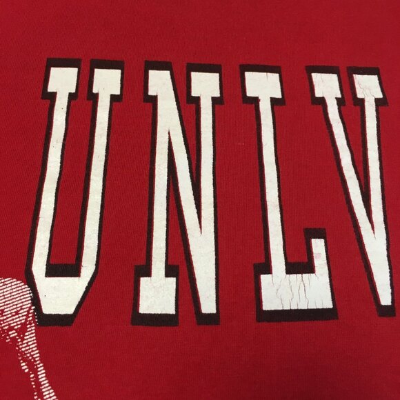 Men's 2X Vintage 1990 red UNLV Runnin' Rebels basketball short sleeve tee shirt - Picture 6 of 10